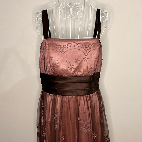 R&M Richards Mauve Beaded & Sequin Floral Motif Halter Dress - Picture 10 of 11